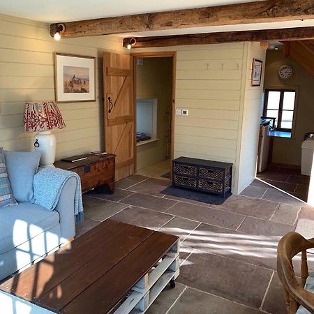 מונמות' Demesne Farm Guesthouse מראה חיצוני תמונה